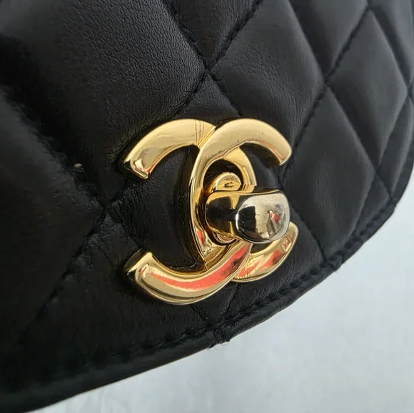 Auth Chanel Quilted Lambskin Flap Leather Waist/Belt Bag - Picture 9 of 13